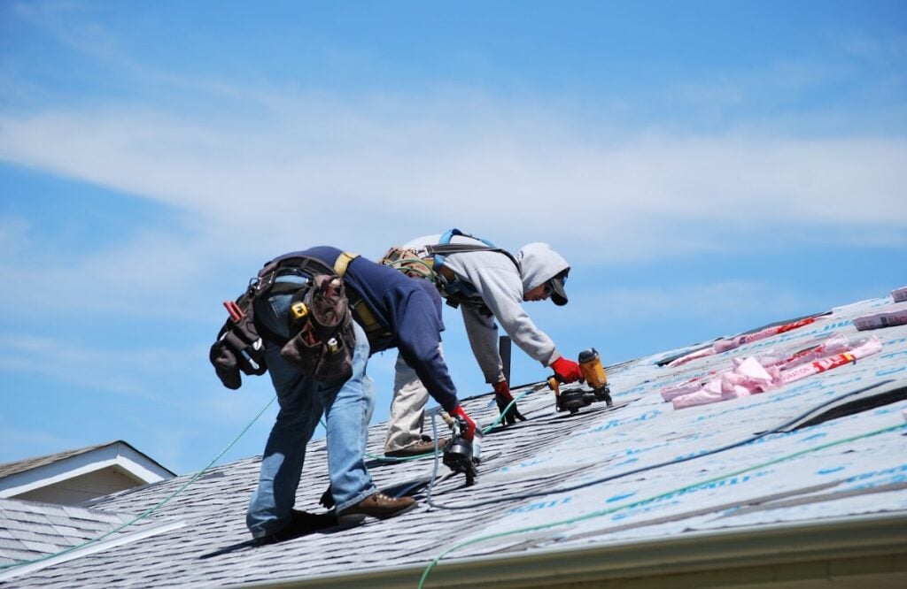 reliable roofing contractor qualities